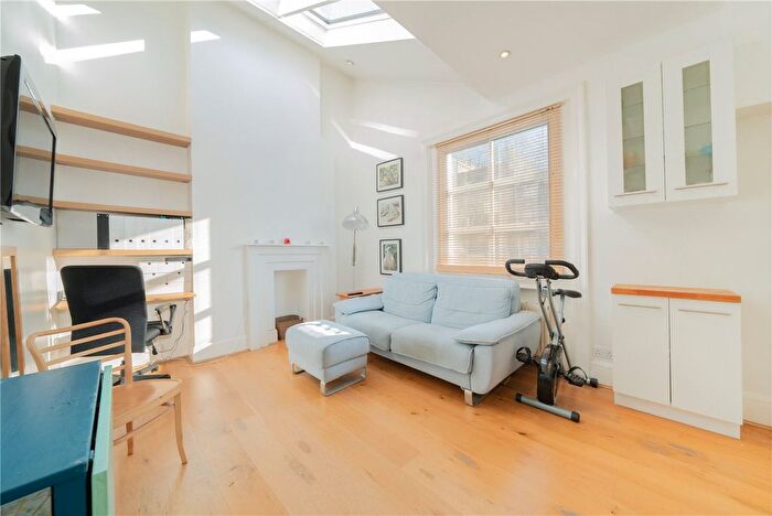 2 Bedroom Flat To Rent In Praed Street, London, W2