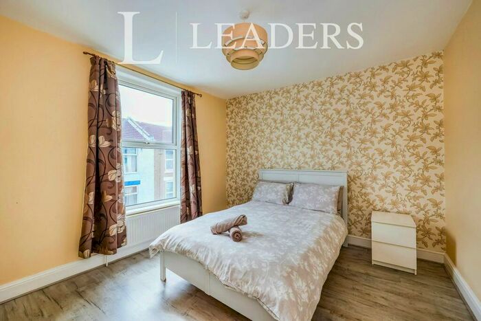 4 Bedroom Terraced House To Rent In Moorland Road, PO1