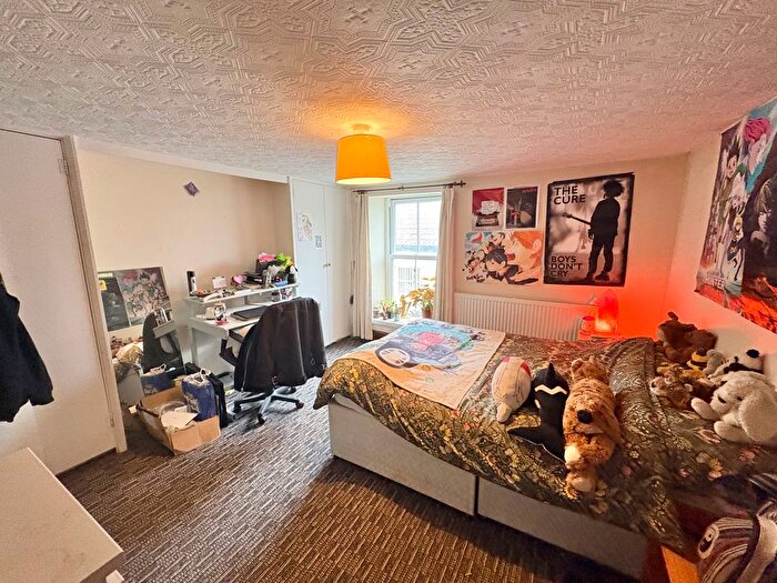 3 Bedroom Flat To Rent In Wesley Place, Bristol, BS8