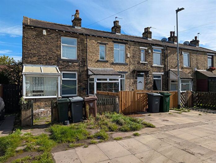 2 Bedroom End Terrace House For Sale In Holdsworth Square, Eccleshill, Bradford, BD2