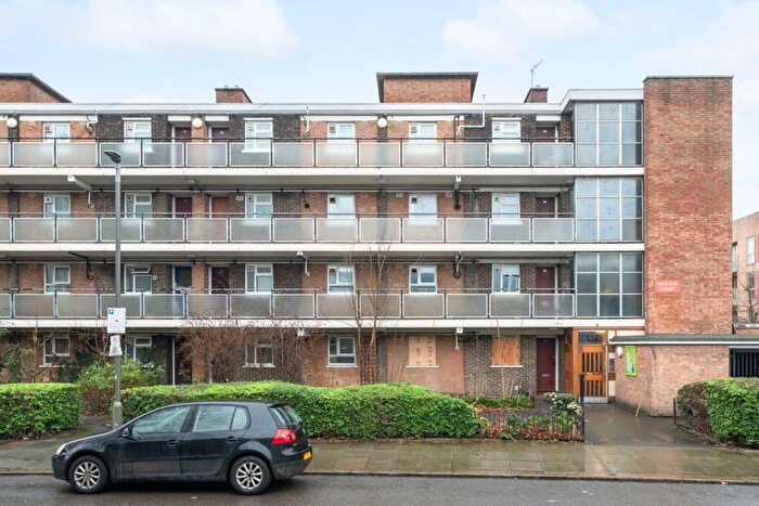 1 Bedroom Flat For Sale In Burns Road, London, SW11