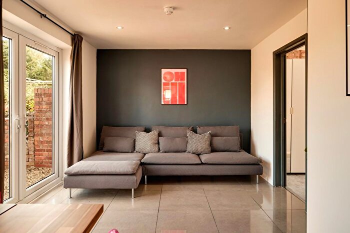 7 Bedroom Property To Rent In Bonnington Walk, Bristol, BS7