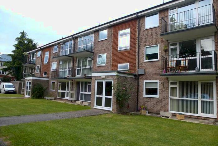 2 Bedroom Flat To Rent In Westcote Road, Reading, RG30