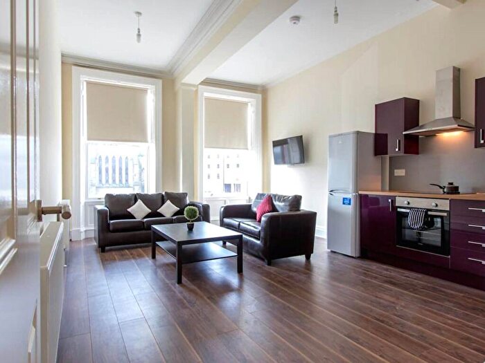3 Bedroom Apartment To Rent In Apt, A Blenheim Terrace #, LS2