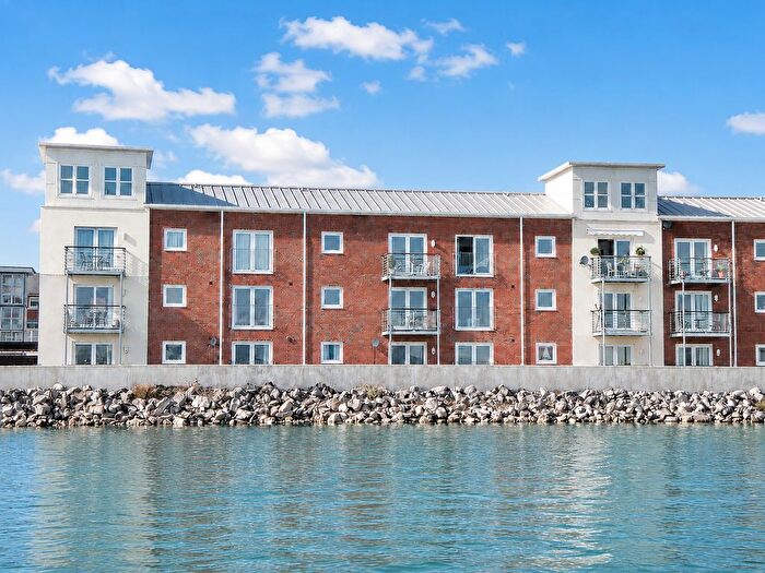 2 Bedroom Flat For Sale In Davidson Close, Hythe, Southampton, SO45
