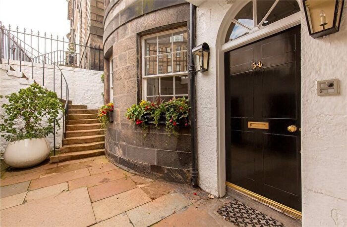 2 Bedroom Apartment To Rent In North Castle Street, Edinburgh, EH2