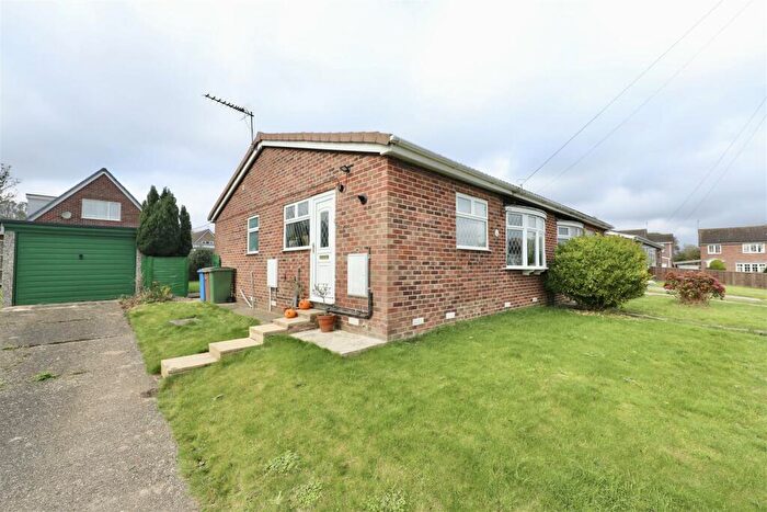 2 Bedroom Bungalow For Sale In Chestnut Garth, Burton Pidsea, Hull, HU12