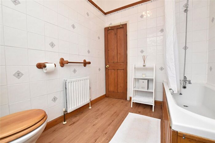 1 Bedroom Terraced House For Sale In Autumn Avenue, Leeds, West Yorkshire, LS6