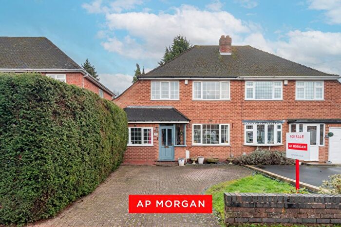 4 Bedroom Semi Detached House For Sale In Ufton Crescent, Shirley, Solihull, West Midlands, B90