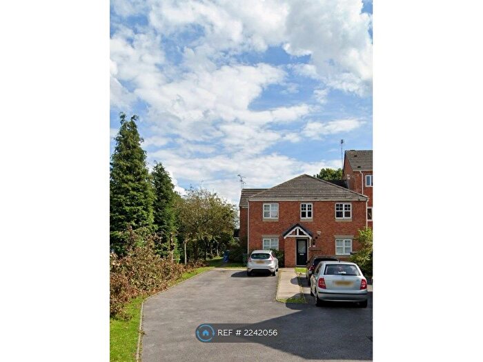 2 Bedroom Flat To Rent In Moccasin Way, Stafford, ST16