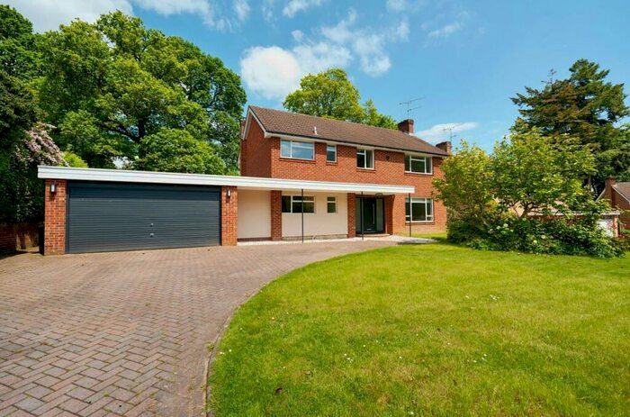 4 Bedroom House To Rent In Merdon Close, Chandler's Ford, Eastleigh, SO53