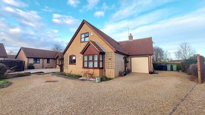 3 Bedroom Chalet For Sale In Orchard Close, Morton, Bourne, PE10