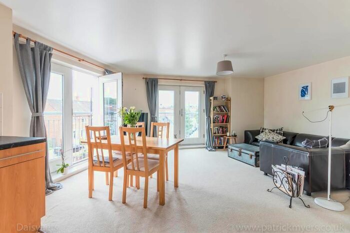 1 Bedroom Flat To Rent In Symons Close, Kimberley Avenue, Nunhead, London, SE15