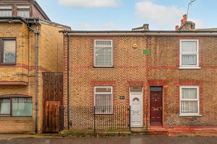 2 Bedroom End Of Terrace House To Rent In Frith Road, Central Croydon, Croydon, CR0