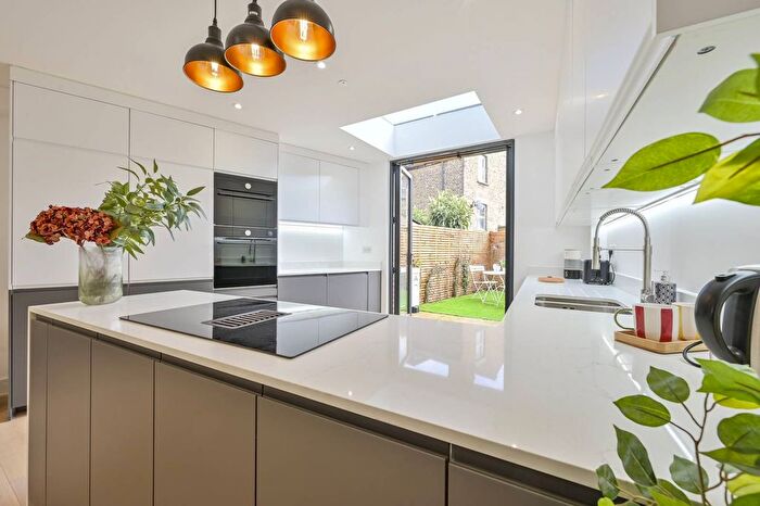 3 Bedroom Property To Rent In Jephtha Road, Wandsworth, London, SW18