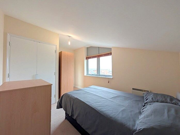 1 Bedroom Flat For Sale In New Road, Bedfont, Feltham, TW14