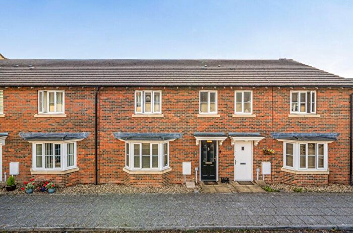 3 Bedroom Terraced House For Sale In Clockhouse View, Street, BA16