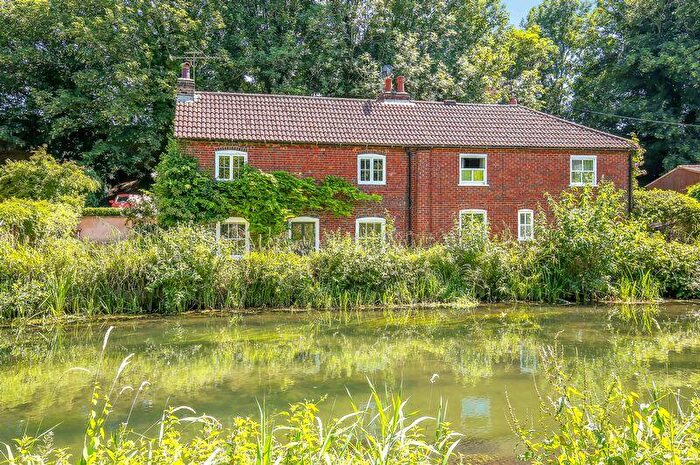 4 Bedroom Semi-Detached House To Rent In Domum Road, Central Winchester, SO23