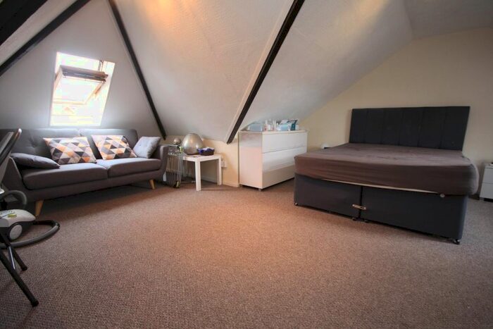 Studio To Rent In Abbotsbury Road, Weymouth, Dorset DT4