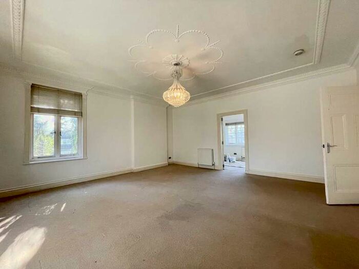 2 Bedroom Apartment To Rent In Downs Avenue, Epsom, KT18