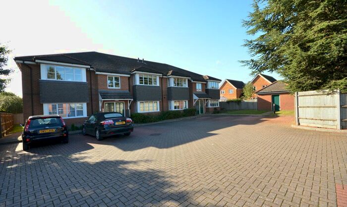 2 Bedroom Flat To Rent In Lowfield Road, Caversham, Reading, RG4