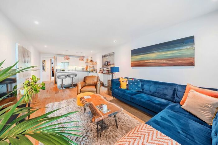 2 Bedroom Flat To Rent In Seren Park Gardens London, SE3