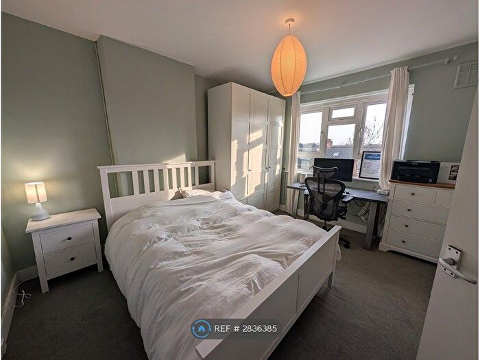 2 Bedroom Maisonette To Rent In Edencourt Road, London, SW16
