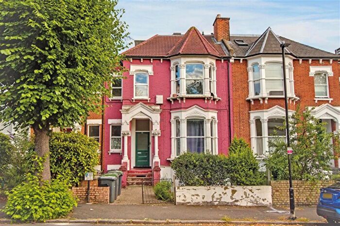 1 Bedroom Flat For Sale In Stapleton Hall Road, London, N4