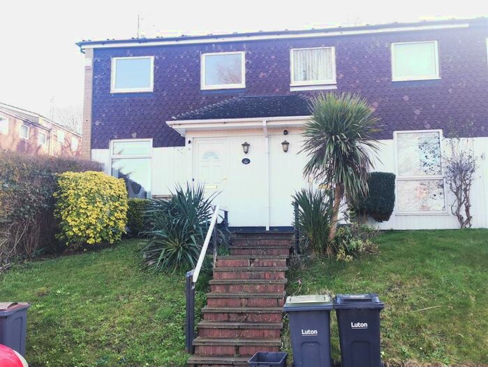 3 Bedroom End Of Terrace House To Rent In Trowbridge Gardens, Luton, LU2