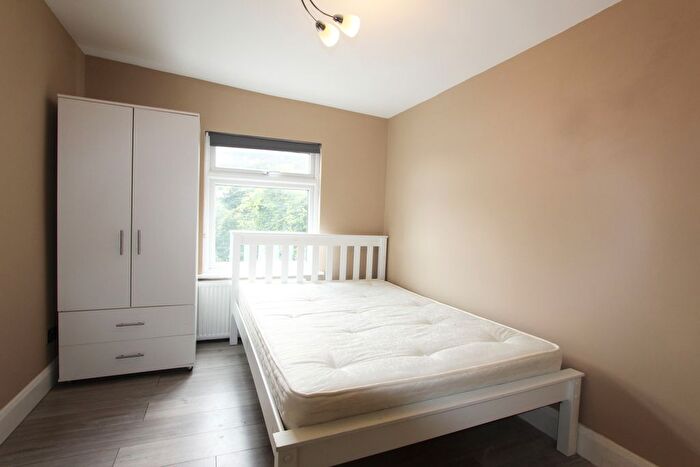 Studio To Rent In Hamilton Road, London, NW11