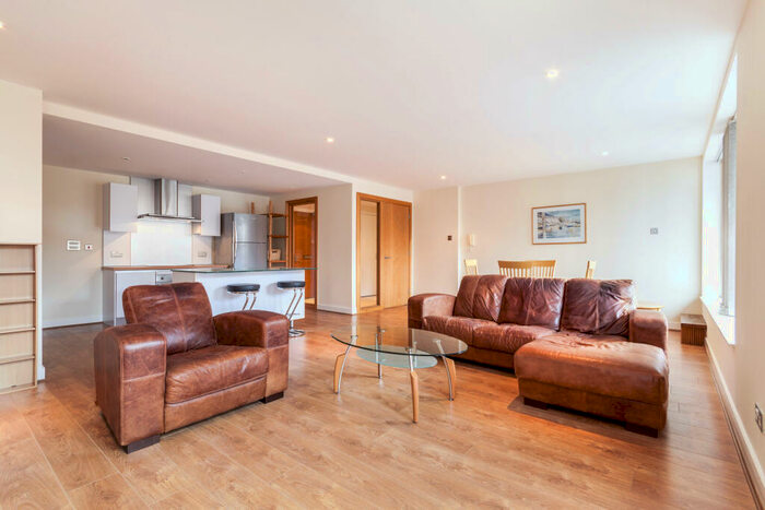 1 Bedroom Flat To Rent In Queens Wharf, Queens Road, Reading, RG1