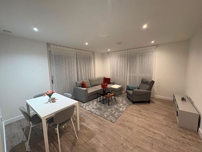 2 Bedroom Flat To Rent In Union Court, Fauna Walk, Watford, WD24