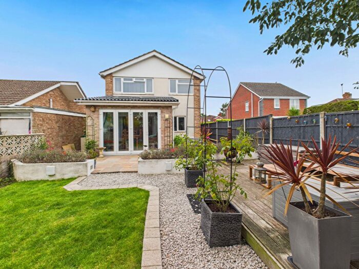 4 Bedroom Detached House For Sale In Tewkesbury Avenue, Fareham, PO15