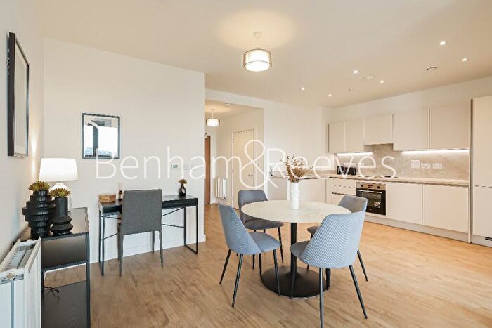 2 Bedroom Apartment To Rent In Bermondsey South, London, SE15