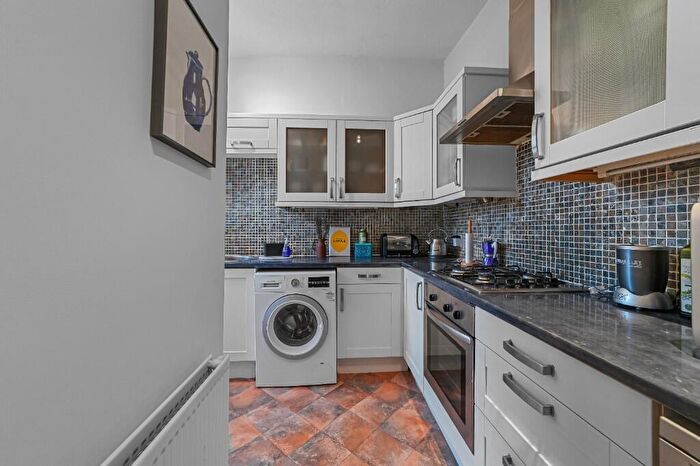 2 Bedroom Flat For Sale In Capel Road, London, E7