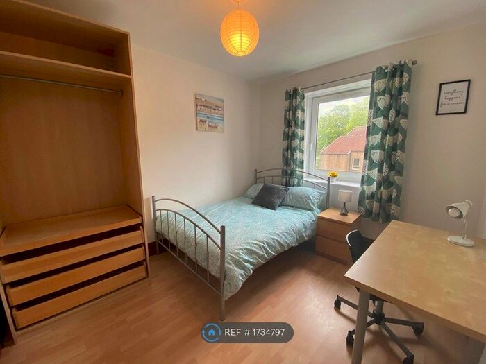 3 Bedroom Flat To Rent In Holburn Street, Aberdeen, AB10