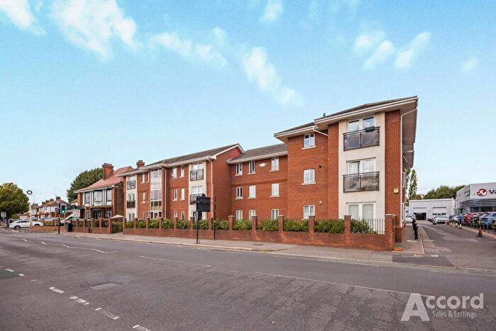 2 Bedroom Flat For Sale In London Road, Romford, RM7
