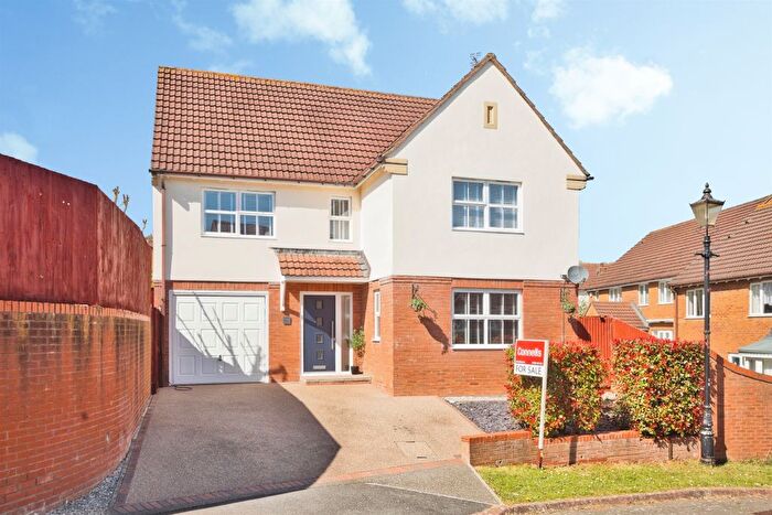 4 Bedroom Detached House For Sale In Poplar Drive, Yeovil, BA21