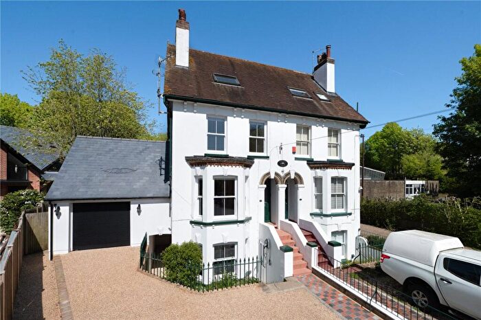 4 Bedroom Semi-Detached House For Sale In Station Road, Shepherdswell, Dover, Kent, CT15