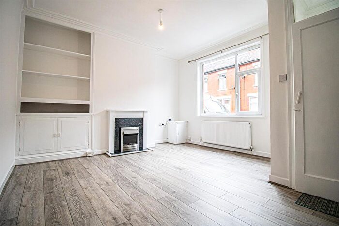 3 Bedroom Terraced House To Rent In -Bed House To Let Clyde Street, Ashton-On-Ribble, Preston, PR2