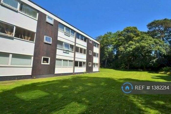 2 Bedroom Flat To Rent In Weybridge, Weybridge, KT13