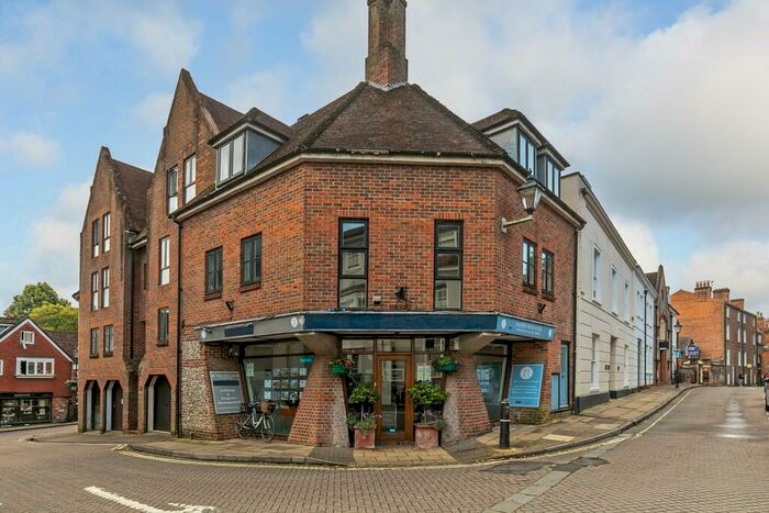1 Bedroom Flat To Rent In St. Thomas Street, Winchester, SO23