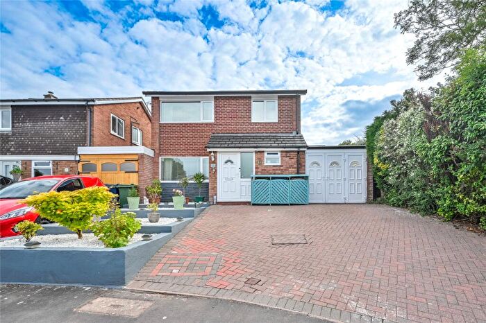 4 Bedroom Detached House For Sale In Pine Crescent, Stafford, Staffordshire, ST17