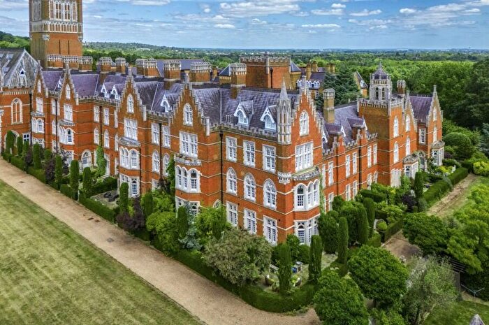 3 Bedroom Town House To Rent In Virginia Park, Virginia Water, GU25
