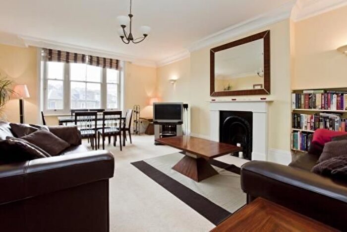 2 Bedroom Flat To Rent In Sutherland Avenue, Little Venice, W9