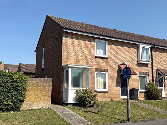 3 Bedroom End Of Terrace House For Sale In Stonebridge Drive, Frome, Somerset, BA11