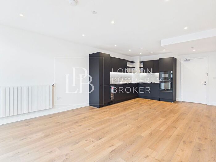 2 Bedroom Flat To Rent In Dray House, Lombard Square, SE28