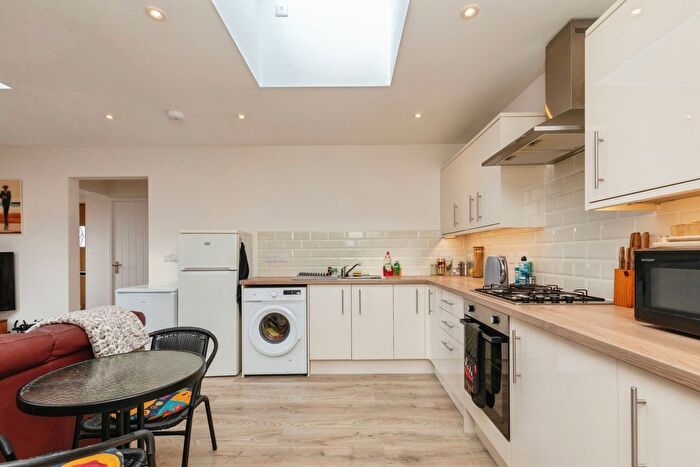 1 Bedroom Detached House For Sale In Bridgwater Road, Bristol, Avon, BS13