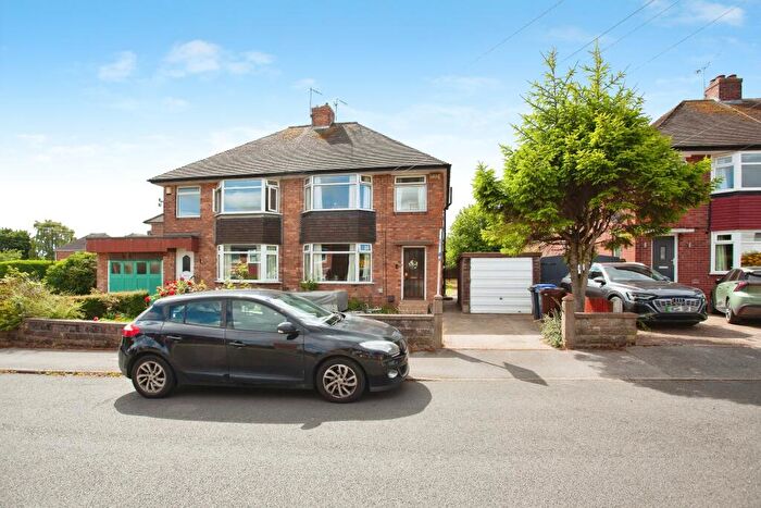 3 Bedroom Semi-Detached House For Sale In Rocher Close, Sheffield, S35