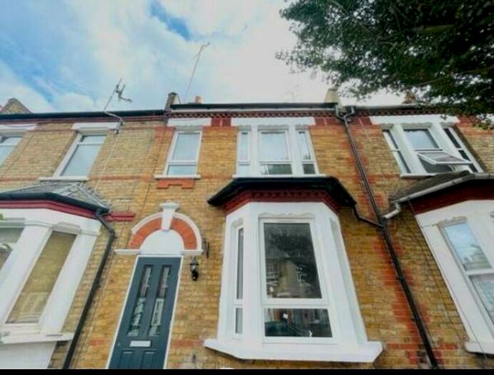 4 Bedroom Terraced House To Rent In Roydene Road, : Bed Bath Furn, SE18